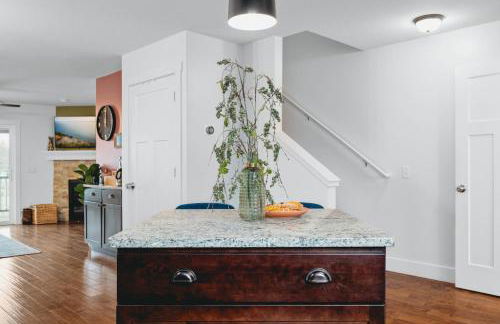 NEW Ivy House 3BR Townhome Downtown Beaches Wineries - Foto 34