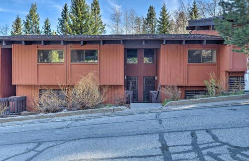 Contemporary Mountain Retreat - Walk to Slopes! - Photo 19