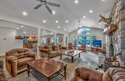 Black Bear Villa - large 4 BR 4 BA hot tub game room - Foto 1