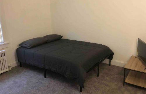 Spacious and bright 2-bedroom apartment with 1-bathroom and private street entrance, MetLife Stadium FIFA World Cup 25 minutes away - Foto 4