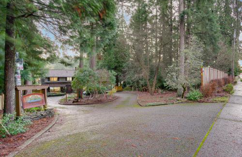 Lake-View Woodinville Retreat w/ Hot Tub + Theater - Foto 42
