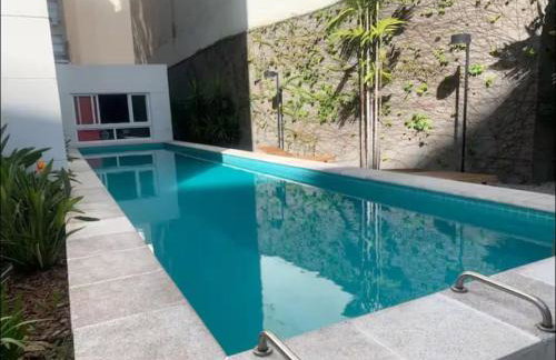 EL1907 Apt. Lindo ao lado do metro luz com Piscina - Foto 8