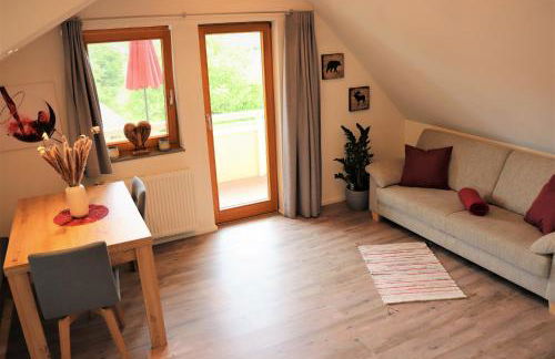 Wohnung #6 mit Balkon in ruhiger aber zentrale Lage - Stadtbus vor der Tür! - Foto 6