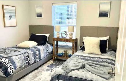 Modern 4BR Getaway Pet Friendly Outdoor Lounge - Foto 12