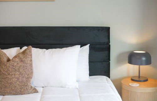 Skyline Nights in Downtown Nashville Walk to Broadway with Pool and Gym - Foto 33