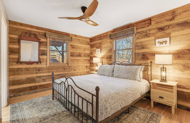 Red Cedar by Avantstay Cabin w/ Hot Tub + Views! - Foto 20