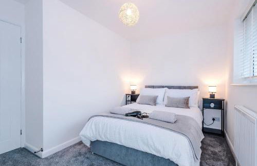 Stylish 2BR House for 4 in Manchester with Parking - Foto 29