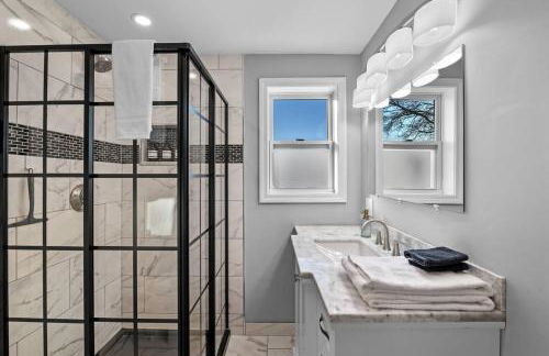 3BR/2.5 BA Townhouse |Downtown Salem w/Parking - Foto 55