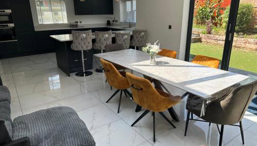 PARK VIEW, 6 bed family home, wifi parking, garden - Foto 5