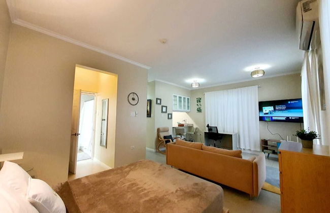 CTBH at EI8HT Super Studios - Foto 5