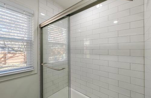 4 Bedroom Plaza Charmer Pet Friendly - Photo 25