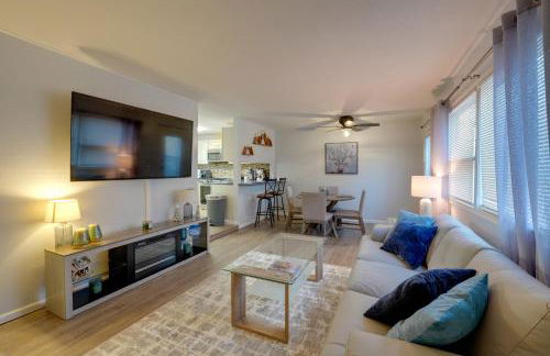 U-Med District Townhome with Private Yard and Grill - Photo 1