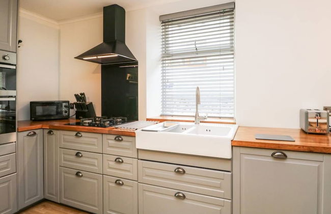 COACH HOUSE - Photo 13