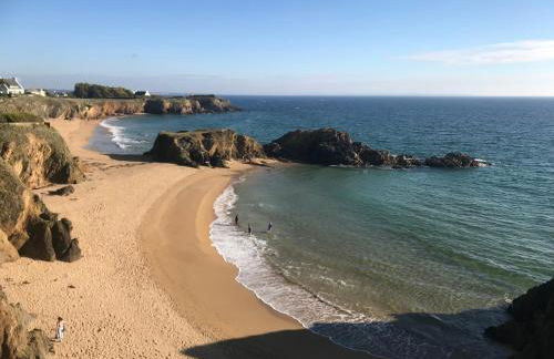 TOUT A PIED ! T2 25m2 - Parking privé - Wifi - Foto 22