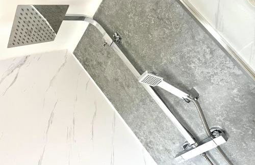 Sleeps 2 -Central Ellesmere -Parking - PetFriendly - Foto 20