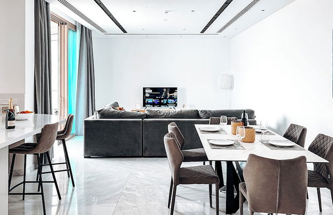 WealthyStays Skyhigh Central - Photo 14