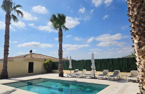Villa - Sleeps 4 - Pool - Patio - Parking - Photo 43