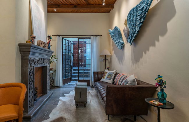 Casa Esperanza, 2BR Designer Charm + Rooftop Views - Foto 16