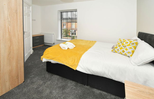 Townhouse@ 147 Westminster Street Crewe - Photo 1