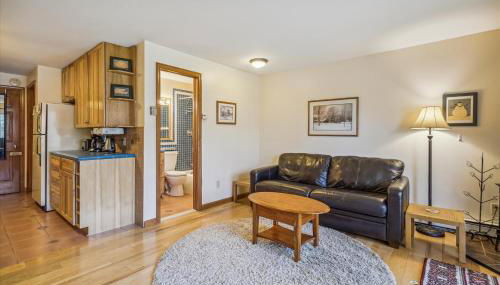 Cozy One-Bedroom Edgemont Condo with Ski Access & Fireplace B3 - Foto 4