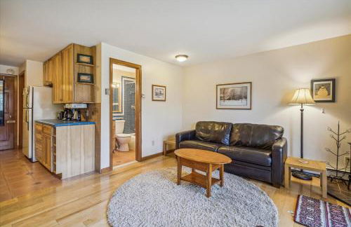 Cozy One-Bedroom Edgemont Condo with Ski Access & Fireplace B3 - Foto 4