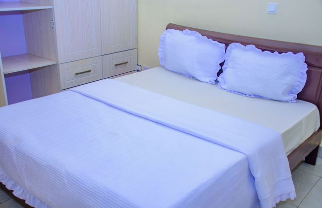 6 Bed - 4 Bath - Sleeps 12 - Garden - Parking - Foto 2