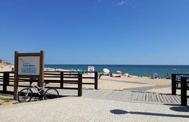 T1 Varandas Forte Piscina Ar Cond Garagem - Foto 23