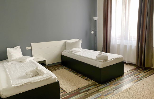 Cardinal Central Apartment - Photo 9