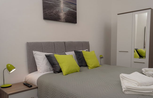 3-bedroom Apartment by Eden Project - Free Parking - Photo 3