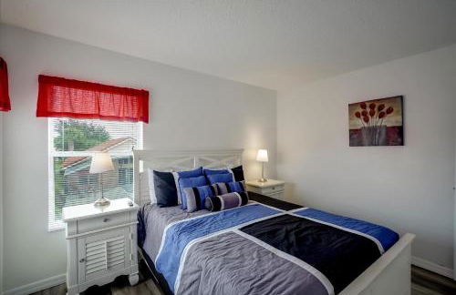 SOLANA 7 Bed Rooms FAMILY VACATION VILLA-Private Pool and SPA - Photo 36