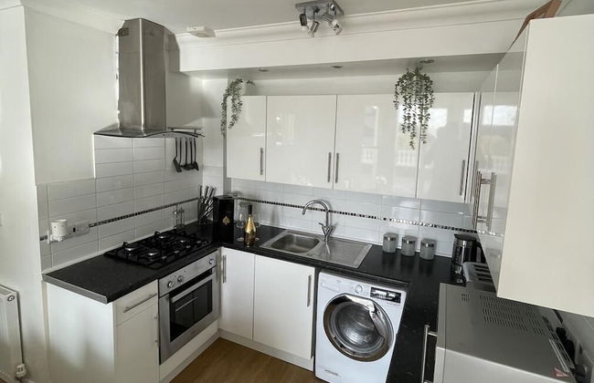 Modern 2 bed Apartment With sea Views - Foto 20