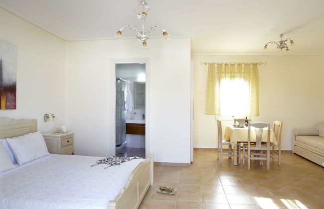 Hotel Mediterranean - Photo 6