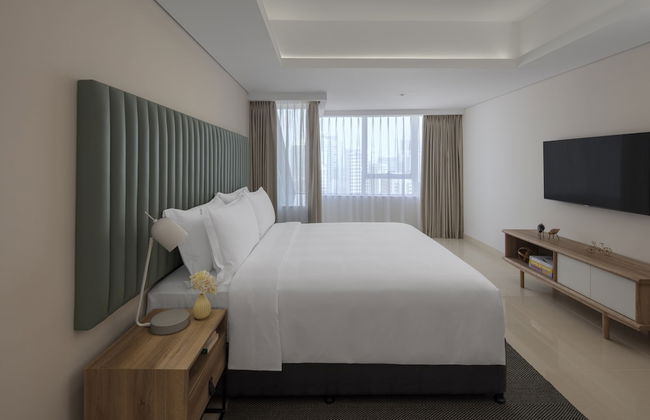 Staybridge Suites Dubai Internet City by IHG - Photo 6