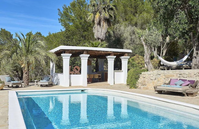 Hillside Villa With Sea-views - Photo 30