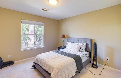 Near Trails, Shops and Eats Spring Home with Pool - Photo 21