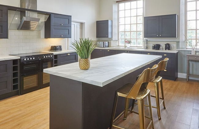 Host Stay Dunsley Chapel - Photo 6