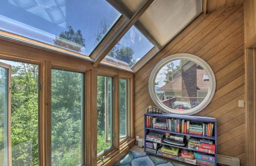 Spacious Ski-inandOut Black Mountain Home with Deck! - Foto 13