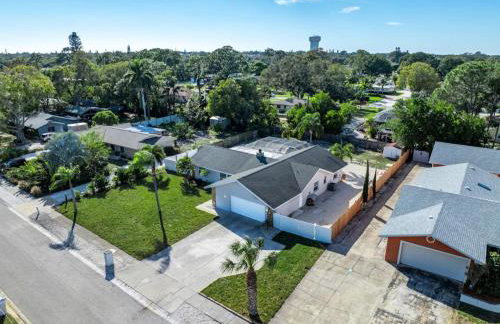 Coastal Home 10 min to the Beach - Foto 40