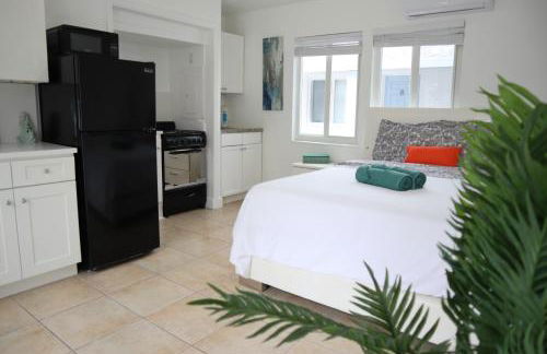 Singer Island Inn Studio/ Walk to the Beach - Foto 1