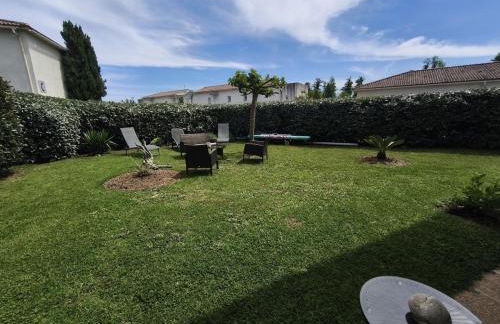 Apartment with Garden - Two Pools - Beach Access - Foto 7