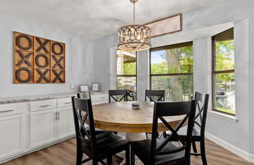 5BR 3.5BA Waterfront Boat, Dock and Kayaks, Lake McQueeney by Austin Vacay - Foto 11