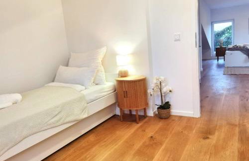 Modernes Neubauhaus ca 200 qm Nähe vom Flughafen - Foto 44