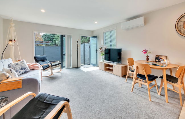 Beautifully Styled 2BR w 2 Carparks & Aircon - Foto 12