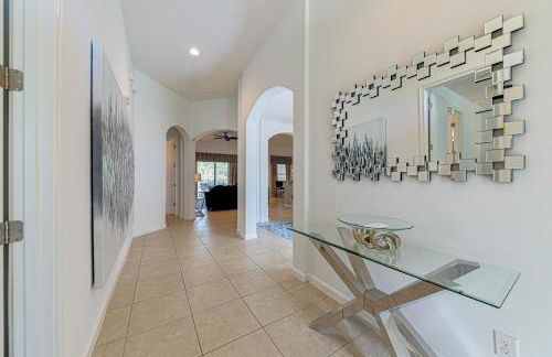 #350-Stunning Villa with Modern Decor, West Facing Pool Overlooking Private Conservation Land - Foto 11