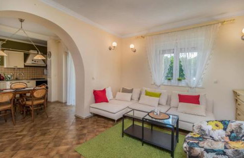 3 Bedroom Beautiful Apartment In Susanj - Photo 13