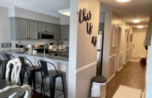 Beechside Breeze Luxury Condo with Pool Hot tub - Foto 37