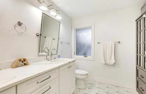 Lake Wisconsin Retreat with Dock Great for Groups! - Foto 12