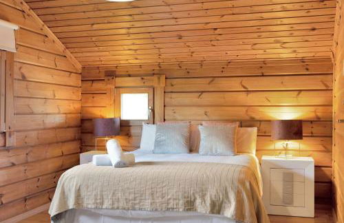 Recién renovada! Exclusiva villa de madera con piscina y vistas al mar - Foto 16