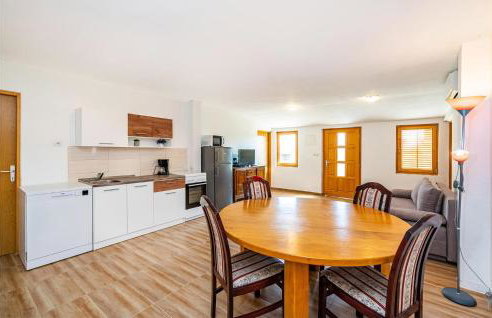 Pet Friendly Home In Lisane Tinjske - Foto 4