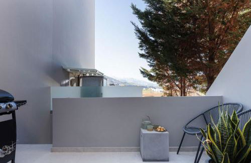 Akonizia Luxury House - With Private Heated Pool and Jacuzzi - Photo 14